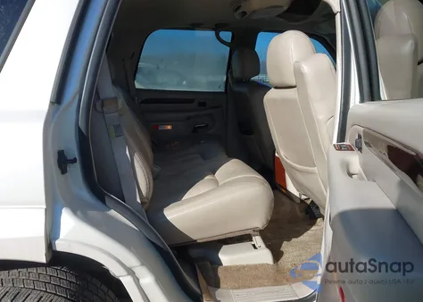 2002 Cadillac Escalade Standard z USA, uszkodzony, nr VIN 1GYEK63N12R274648